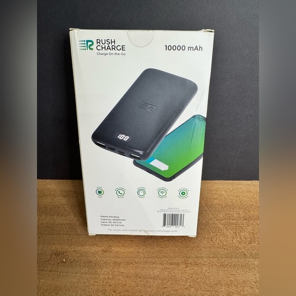 NIB Rush Charge 10000mAh RB100 Cellular Power Bank Emergency Power Charger Black - Picture 2 of 5